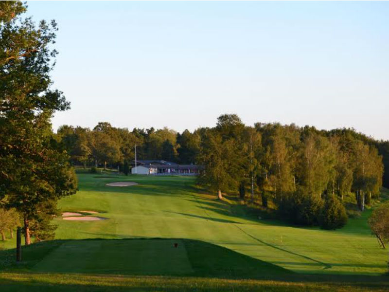 Spring is only a few weeks away so dust of the cobwebbs at Karlshamns GolfKlubb in Sweden