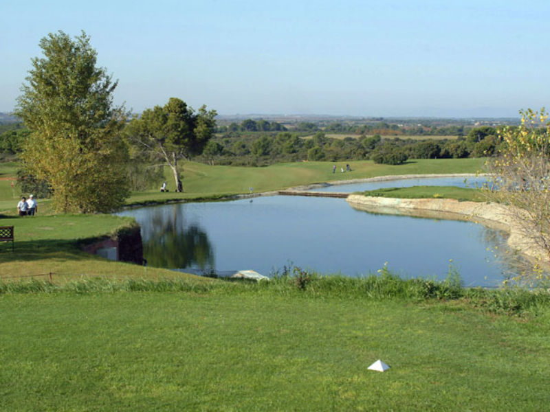 Discover the beautiful game of golf at Golf Saint Thomas in Languedoc Roussillon, France